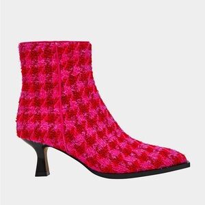 Betsey Johnson Louisa Fuchsia Pink and Red Heeled Boots Size 8